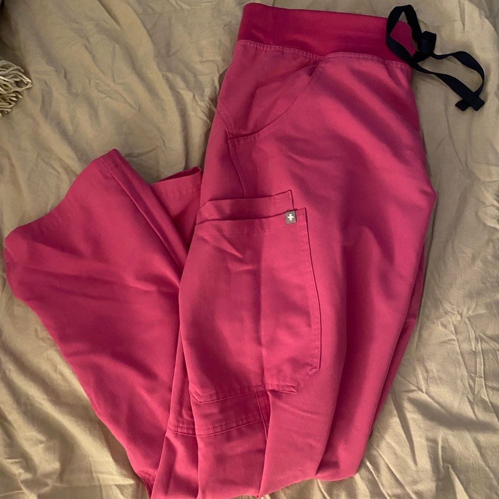 FIGS petite scrubs